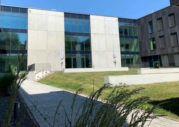 Olmerics GmbH ICO Innenhof